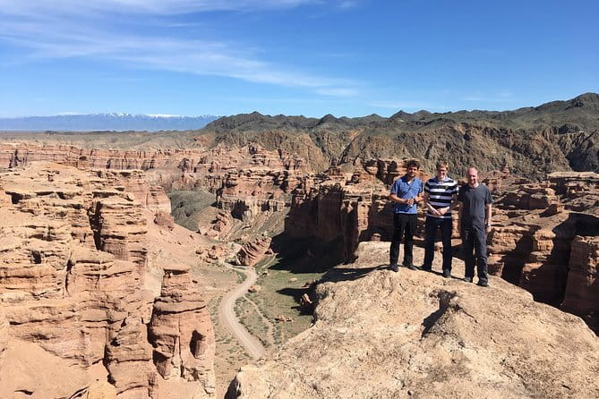 1 Day Private Tour to Charyn Canyon, Kolsay and Kaiyndy - What the private vehicle and guide add