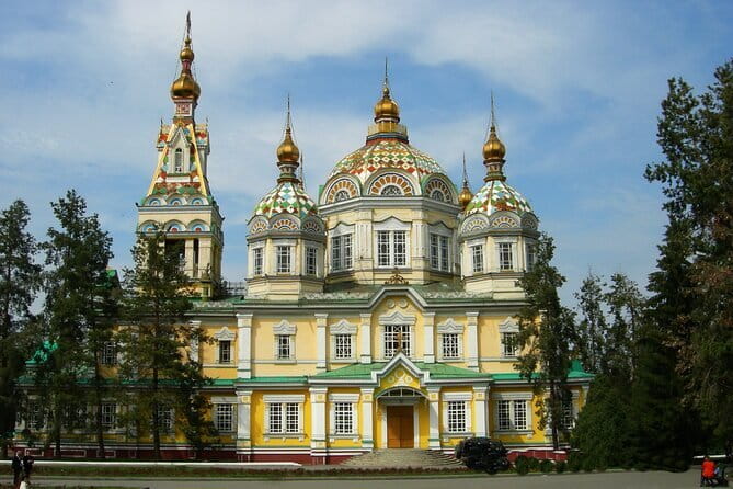 Almaty city tour and Medeu-Shymbulak-Koktobe-Green Bazar - Green Bazaar in 30 minutes