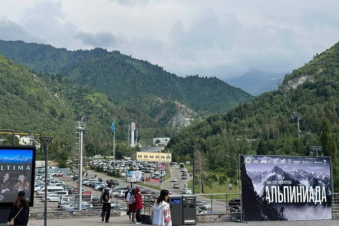 Almaty city tour and Medeu-Shymbulak-Koktobe-Green Bazar - Riding up to Shymbulak