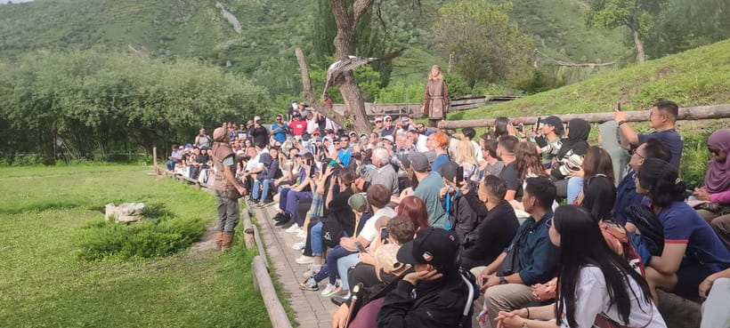 Almaty: Falconry show and Big Almaty Gorge - Alma-Arasan gives you the first mountain views