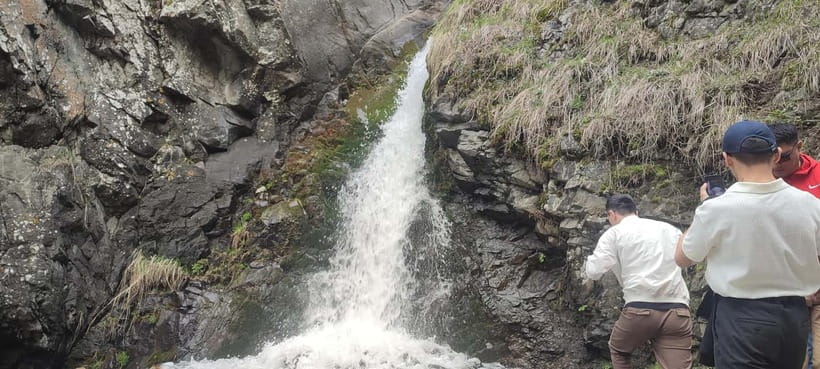 Almaty: Falconry show and Big Almaty Gorge - The Sunkar falconry show is the tour’s signature stop