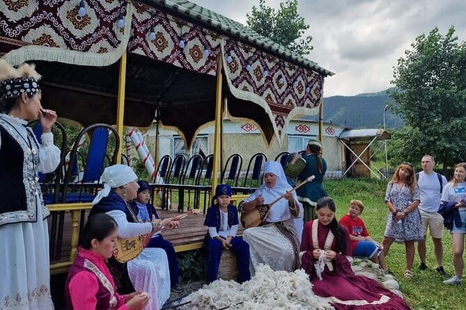 Almaty Hightlights Tour: Discover Culture, Nature, and History - Day 5: Green Bazaar, Panfilov Park, and Kazakh traditions