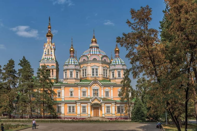 Almaty: Medeu, Shymbulak, and Koktobe Day Tour - Green Bazaar and the Rahat chocolate stop