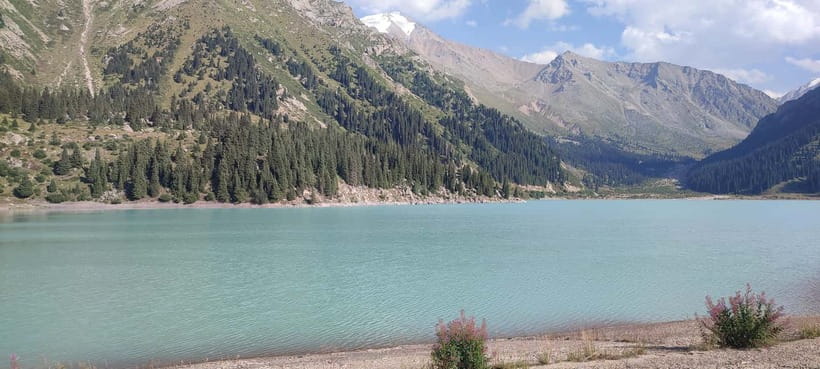 Hiking to the magical Big Almaty Lake - How the guides shape the experience