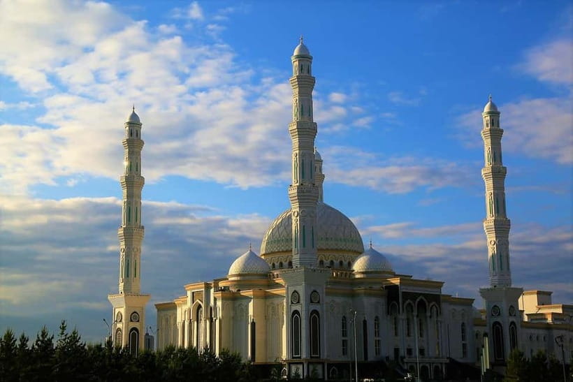 Private Astana City tour: Gude & Food & Winetasting - Qazaq Eli and the Palace of Peace