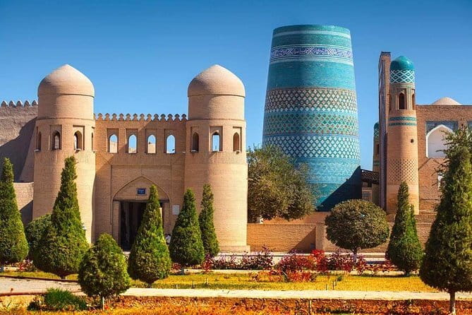 Private tour from Almaty 6 days in Kazakhstan and Kyrgyzstan - Guides, drivers, and the private advantage
