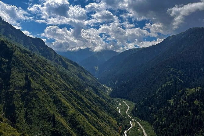 Shymbulak to Bogbanovisch Glacier and Oktabriskaya Hike - What makes Bogdanovich Glacier special